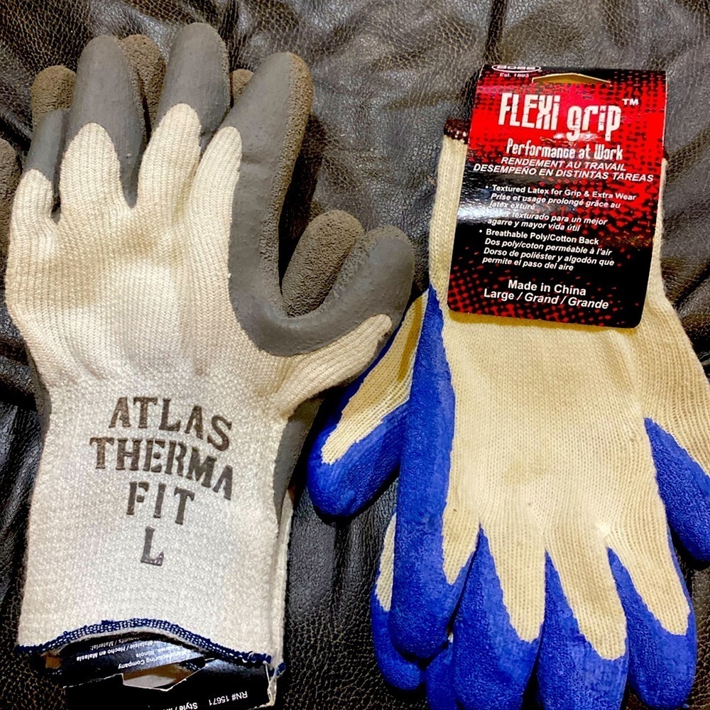 2 Large Pairs of Gloves